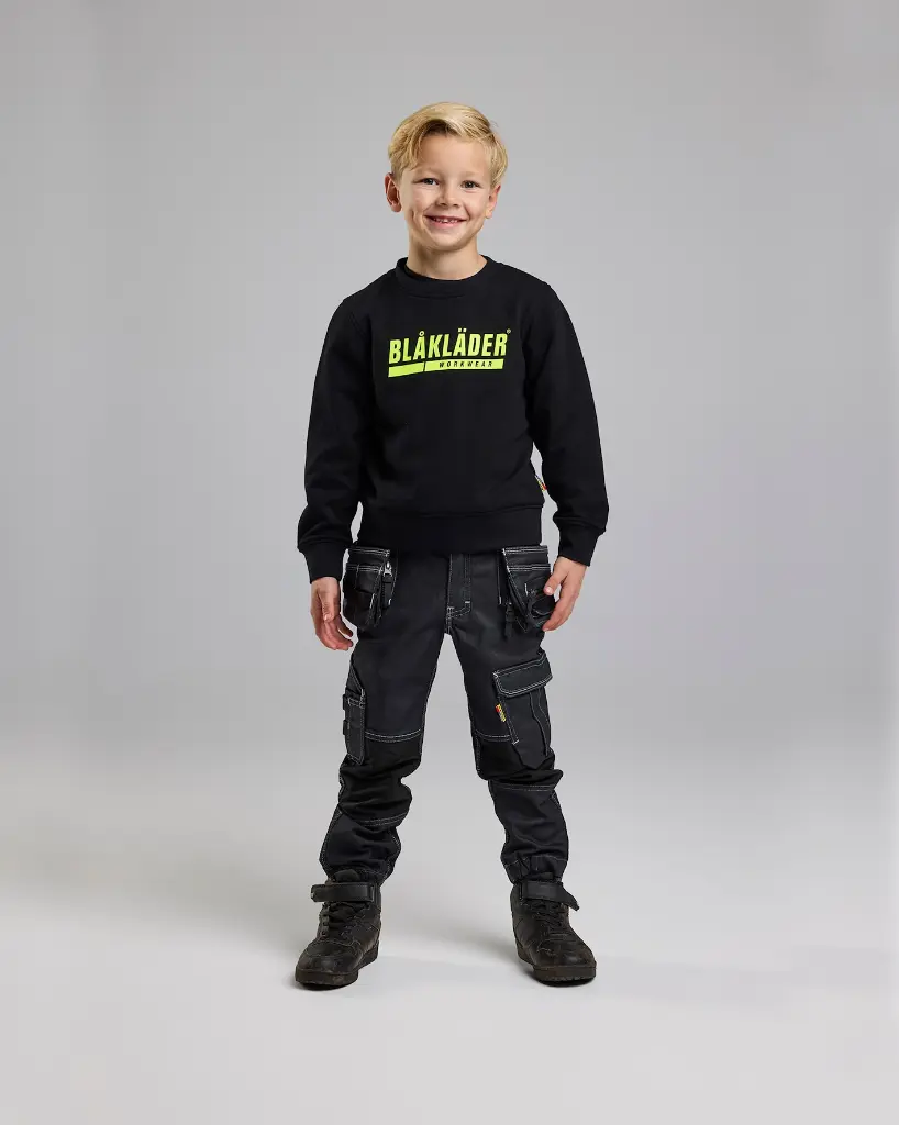 522511478999_KIDS_X1900_Pocketwerkbroek_Stretch_Blauw_Zwart_Presentatie.webp