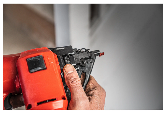 M18 FN16GA-0X M18 Fuel 16GA afwerkingstacker. Nageltype - Kop