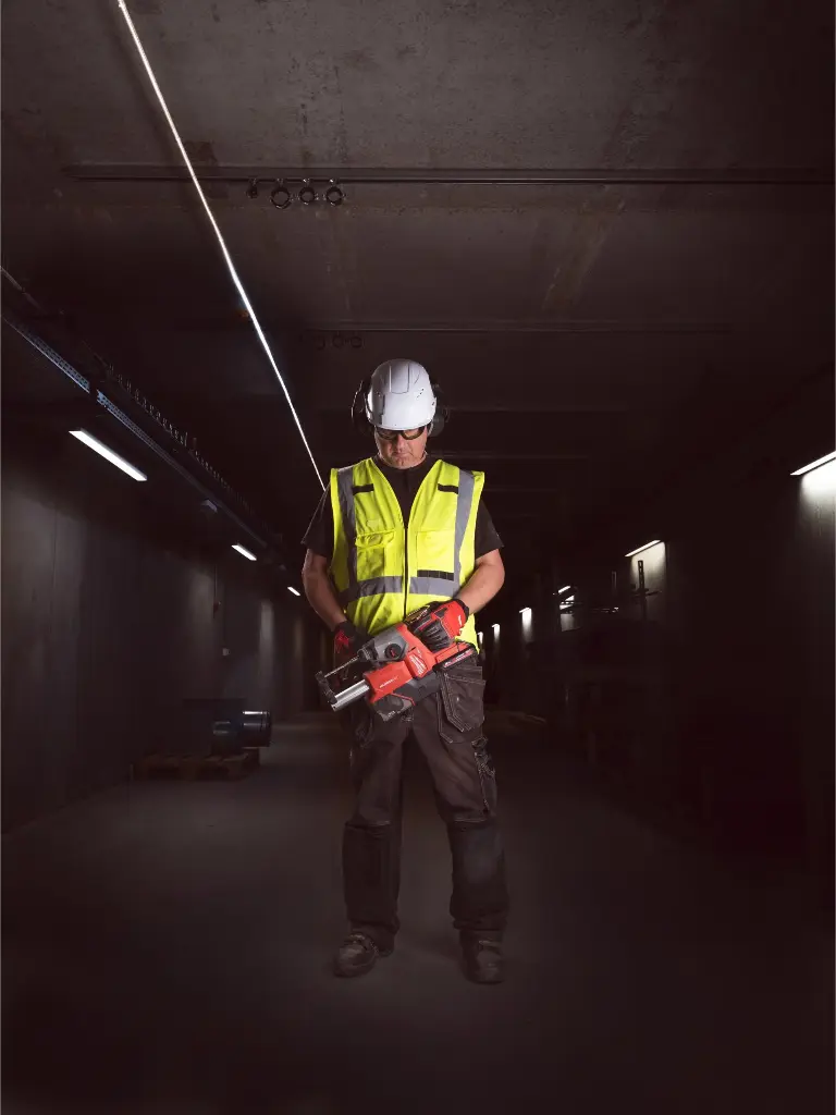 4933498584 - M18_FHAC16-302X_M18_FUEL_16mm_SDS_Plus_Boorhamer_Werf_Met_Stofafzuiging.webp
