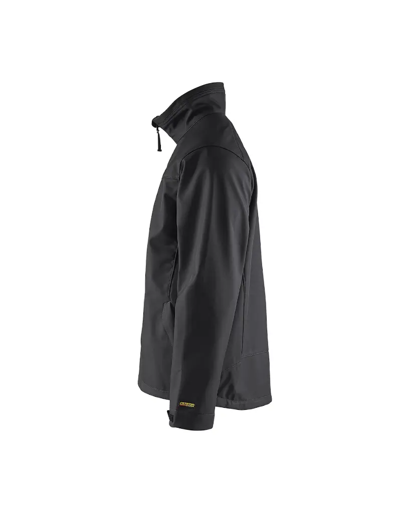 495125179900_Zwarte_Softshell_Jas_Linkerzijde.webp