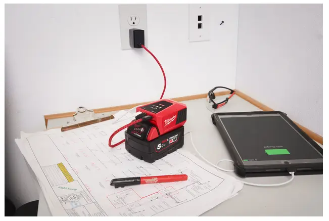 4932499165 - M18 TC Top-Off Mini Oplader - Op de werf 2.webp