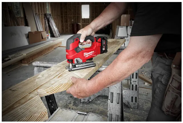 4933464726 - M18 FJS-0X Decoupeermachine - In Actie.webp