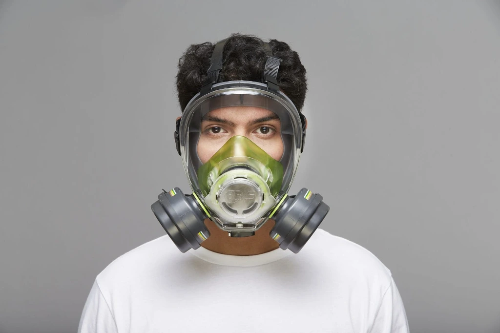 BLS 5600 Volgelaatsmasker Thermoplastische rubber - Gedragen.webp