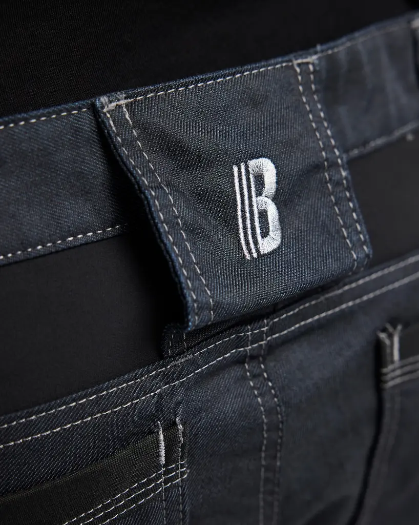 1750 1141 8999_Pocketbroek_Denim_Blauw_Detail_Riem.webp