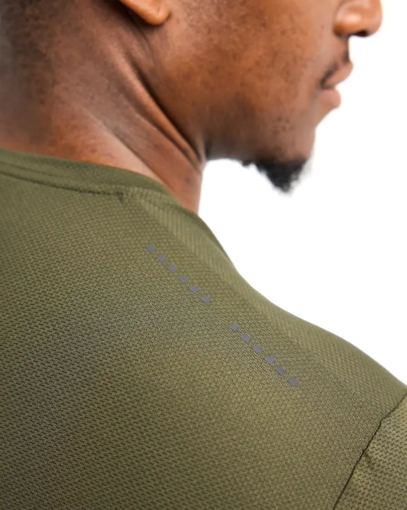 3415 1126 4209 UV T-Shirt Donker Herfstgroen - Detail Reflectie.webp