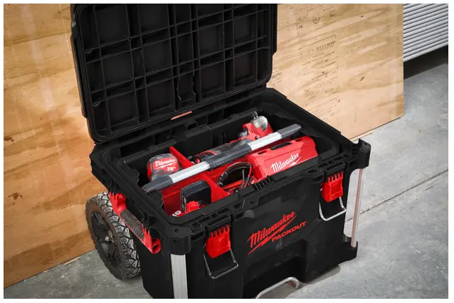 4932480625 - PACKOUT™ Tool Tray Zwart in Trolley op de werf 2.webp